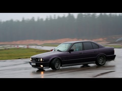 Illegal Street Racing & Drift in High Traffic Streets [HD]