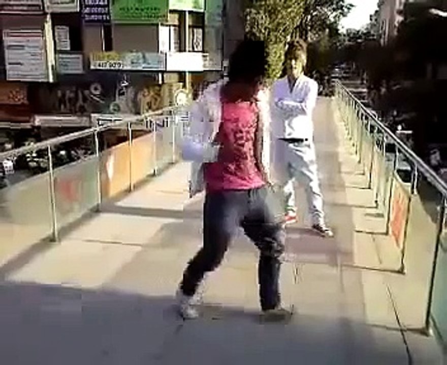 Turkish Tecktonik Dance