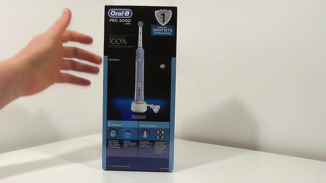 Braun Oral-B Pro 2000 Electric Toothbrush Unboxing