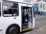 Odjezd trolejbusu Škoda 15TR ze zastávky Senovážné náměstí