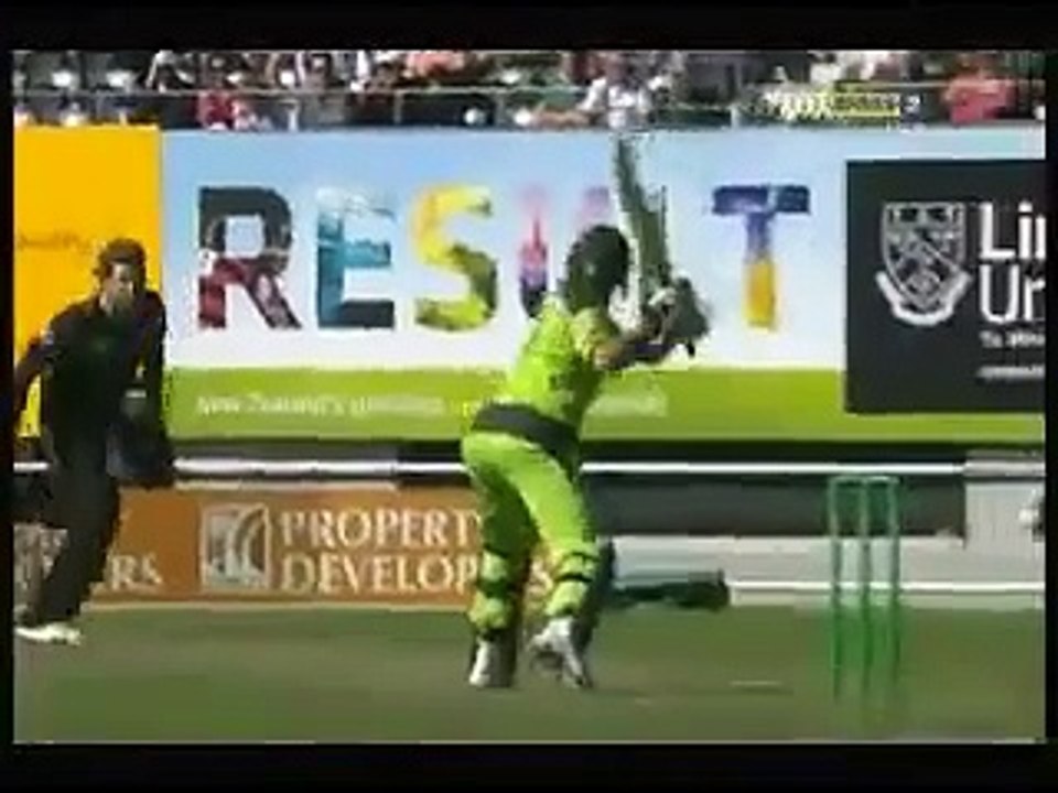 Shahid Afridi 65 off 25 balls vs New Zealand 2010_11