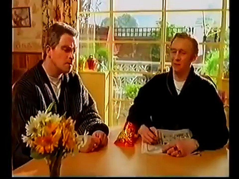 Harry and Paul--Hula hoops advert--