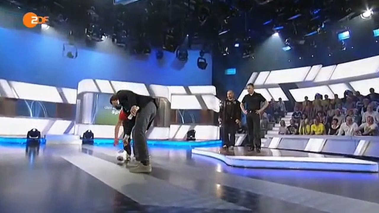 Blinder Bergsteiger Andy Holzer trifft an der ZDF-Torwand
