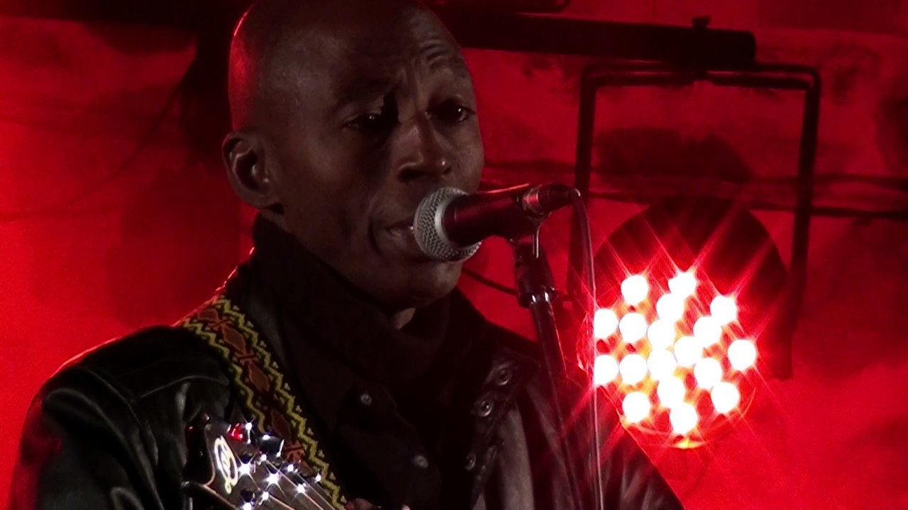 Vamara Elvis aux estivales des granges à Evaux les bains 2015