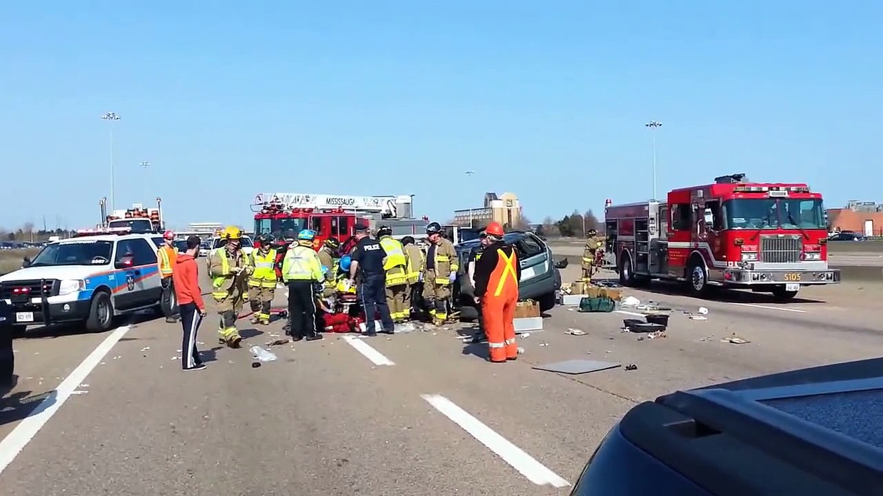 WATCH @ORGNE AIR AMBULANCE MISSISSAUGA CRASH 401