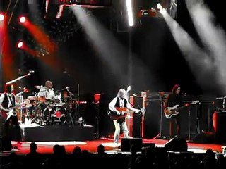 Tom Petty performs End of the Line by the Wilburys in Philly
