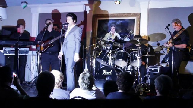 Kevin Mills sings 'What A Wonderful Life' Elvis Week 2014