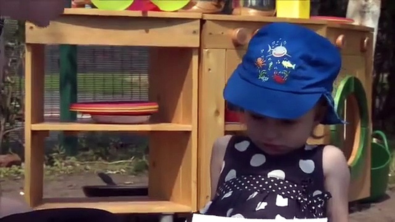 RIGHT from the start early years good practice films: Hindley Sure Start Nursery Wigan 3 of 6