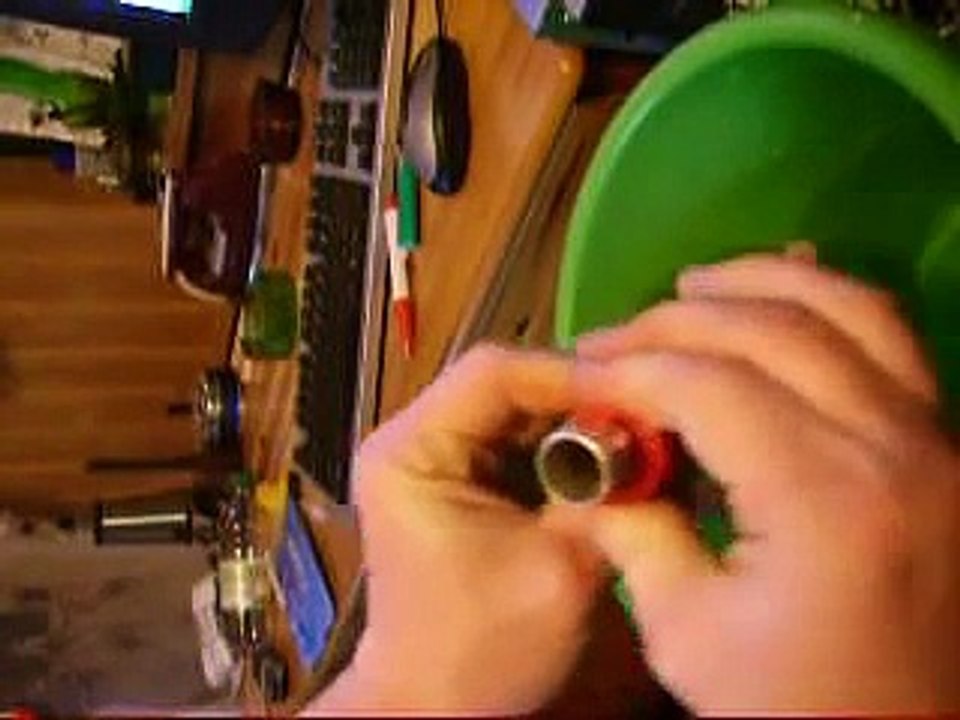 Eimer - Rauchen , Kübel - Rauchen , bong selber bauen in unter 2 min.