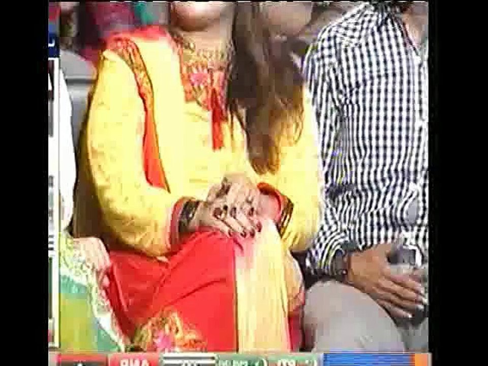 HINDI SONG, GULABI ANKHEN JO TERI DEKHI, SHARABI YE DIL HO GAYA, BY PAKI SINGER