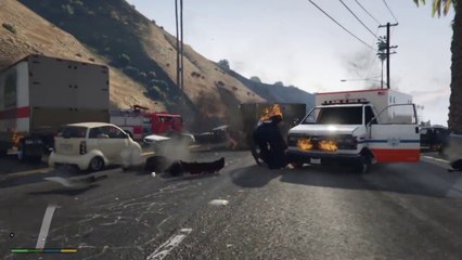 Download Video: 5min massive highway pileup caused by motorcycle! GTA V