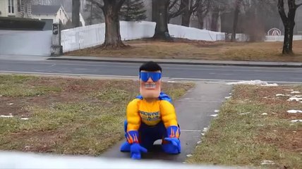 Pub complètement délirante avec Propane Man