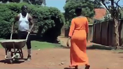 African Funny twerking , you must watch this