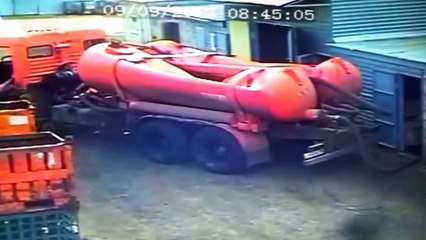 Автоприколы и другое видео с видеорегистраторов