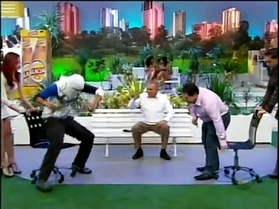 Praça é Nossa - Roberto Cabine e Buiú (Traduzindo) - 13/10/2011