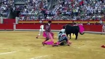 Lorenzo Sanchez encorné violemment lors d'une corrida