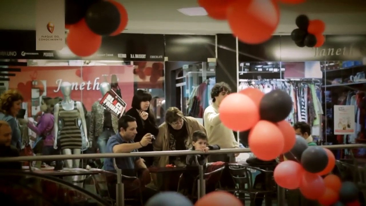 Flash Mob en Posadas Plaza Shopping - El Brindis de La Traviata de Verdi