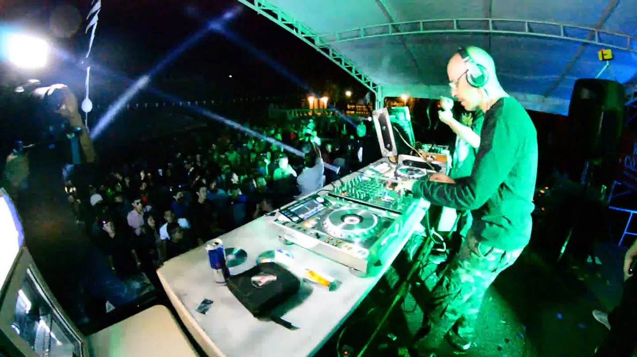 MARIANO SANTOS PLAYING SN 1994D (ORIGINAL MIX) - AXONES by SANTOS RECORDINGS @ WHITECITY FESTIVAL