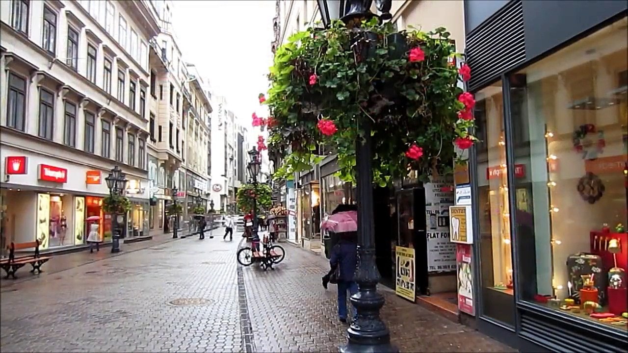 Budapest HD Video Tour on Rainy Day - Hungary