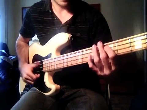 SLAP BASS SECRETS #3 of 8 [By Miki Santamaria] - Fast Octaves