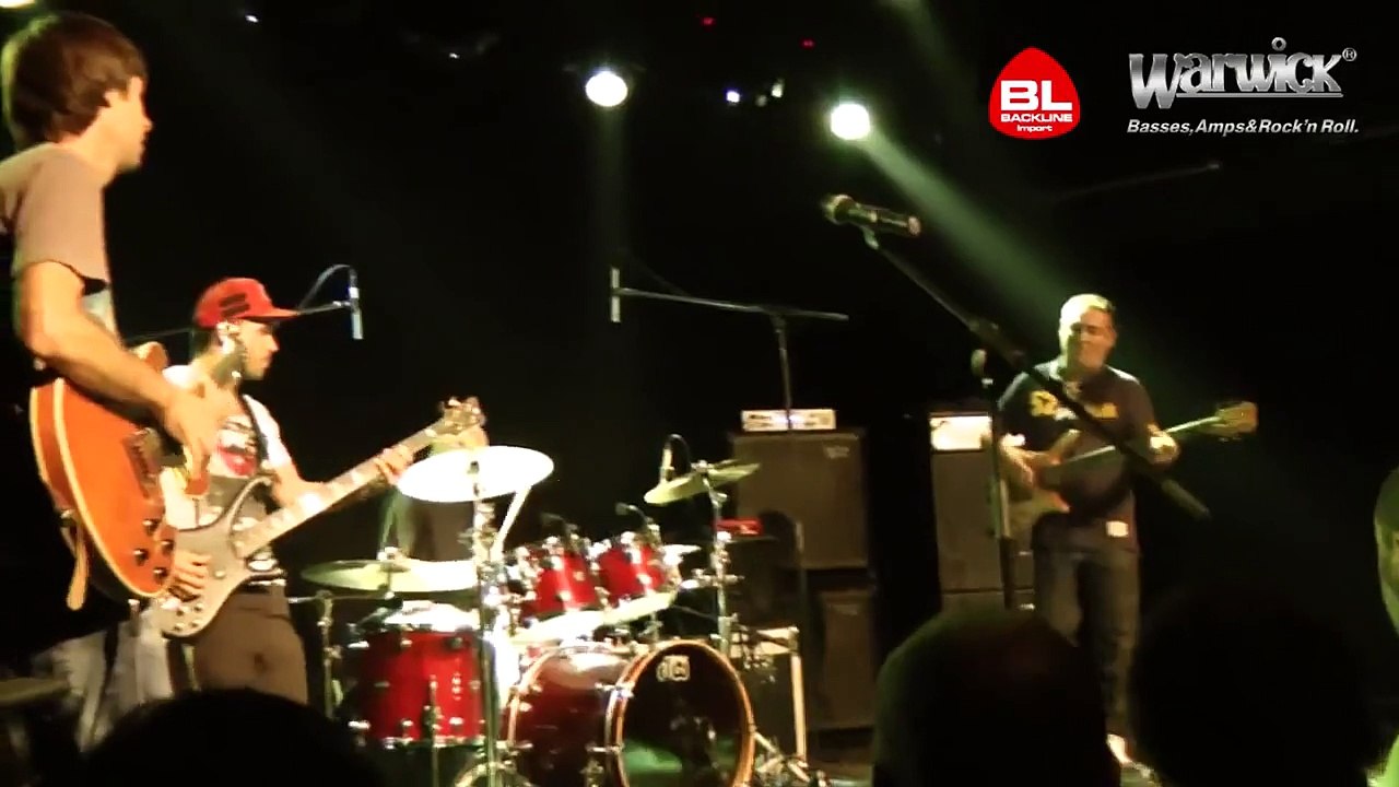 Bass Duel Miki Santamaria & Jordi Portaz [Warwick Bass Day 2013]