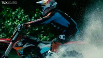 Il surfe une vague avec sa motocross - DC SHOES : ROBBIE MADDISON'S 