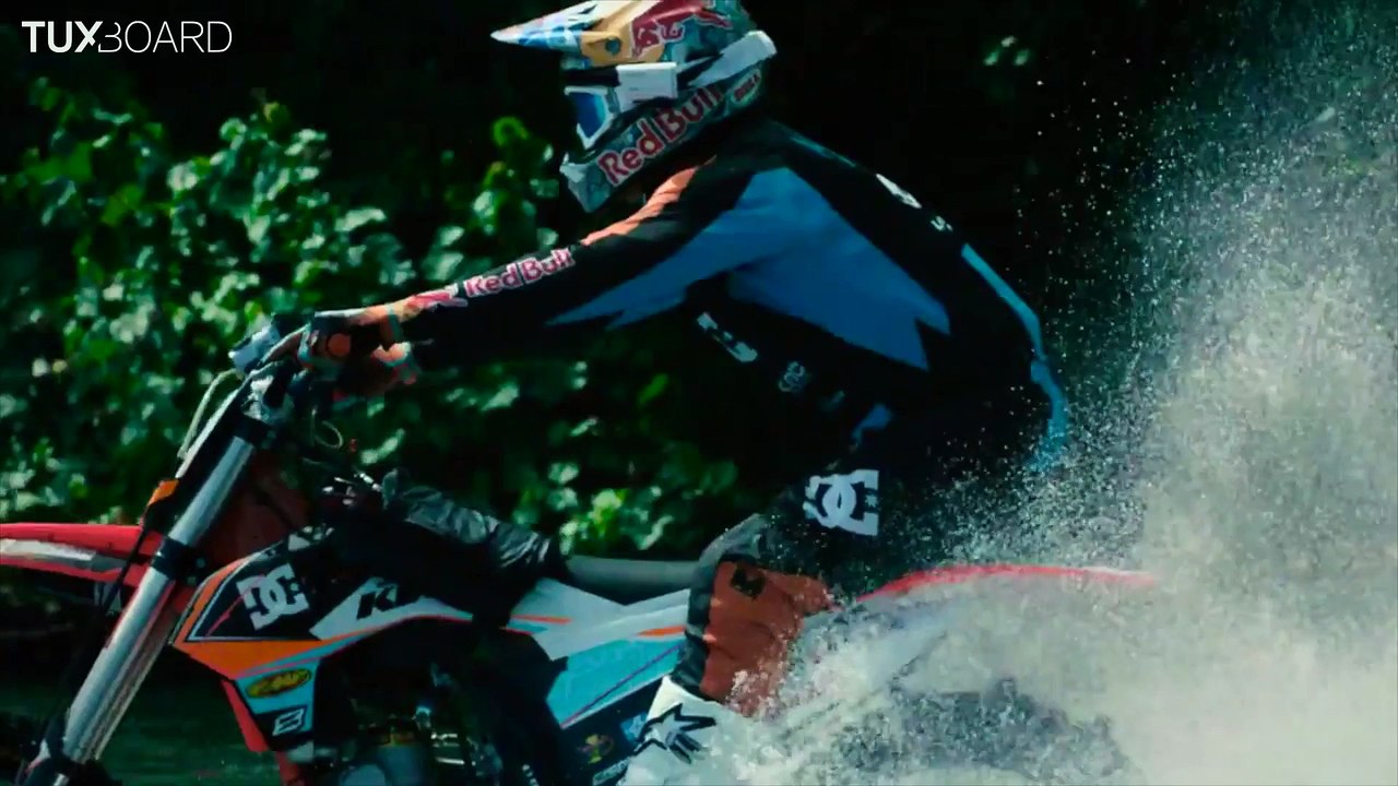 Il surfe une vague avec sa motocross - DC SHOES : ROBBIE MADDISON'S "PIPE DREAM"