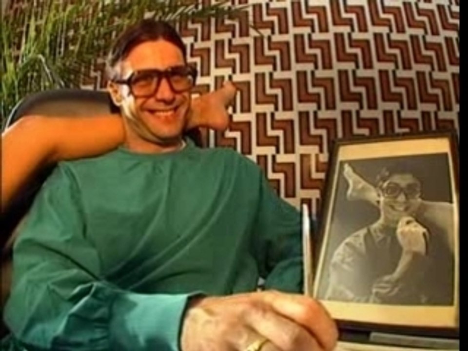 Les Gros Cons - Le gynécologue