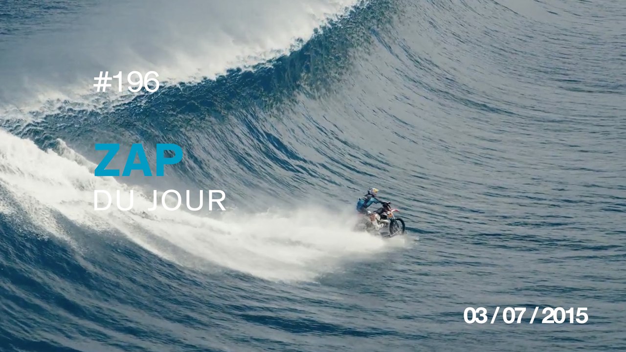 ZAP DU JOUR #196 : Merci Spiderman / Il surfe une vague en motocross / Transformer son smartphone en hologramme /
