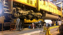 Lifting a locomotive. Union Pacific Ft. Worth