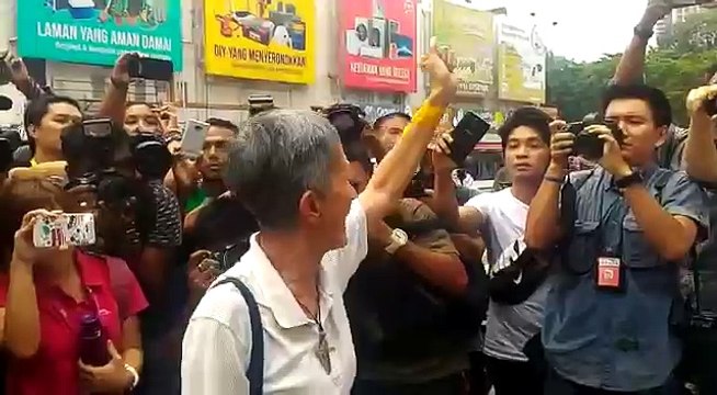 Video polis tangkap Auntie BERSIH