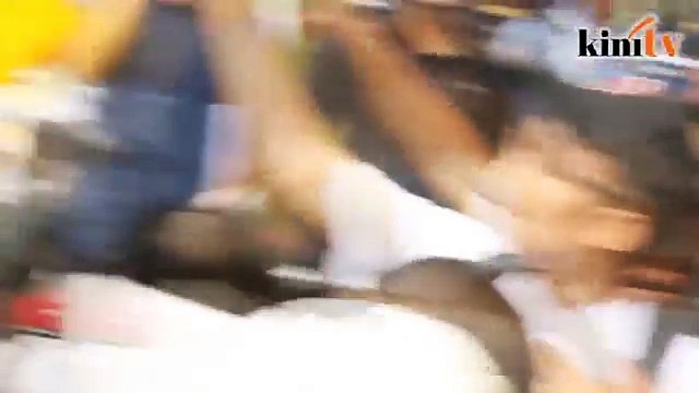 Lagi visual polis cekup aktivis himpunan #TangkapNajib