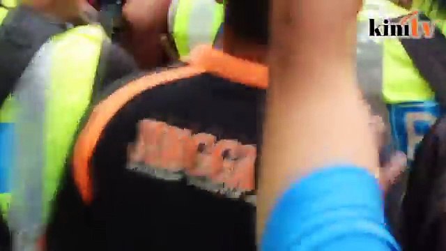 Himpunan #TangkapNajib: Polis tangkap lebih 20 aktivis