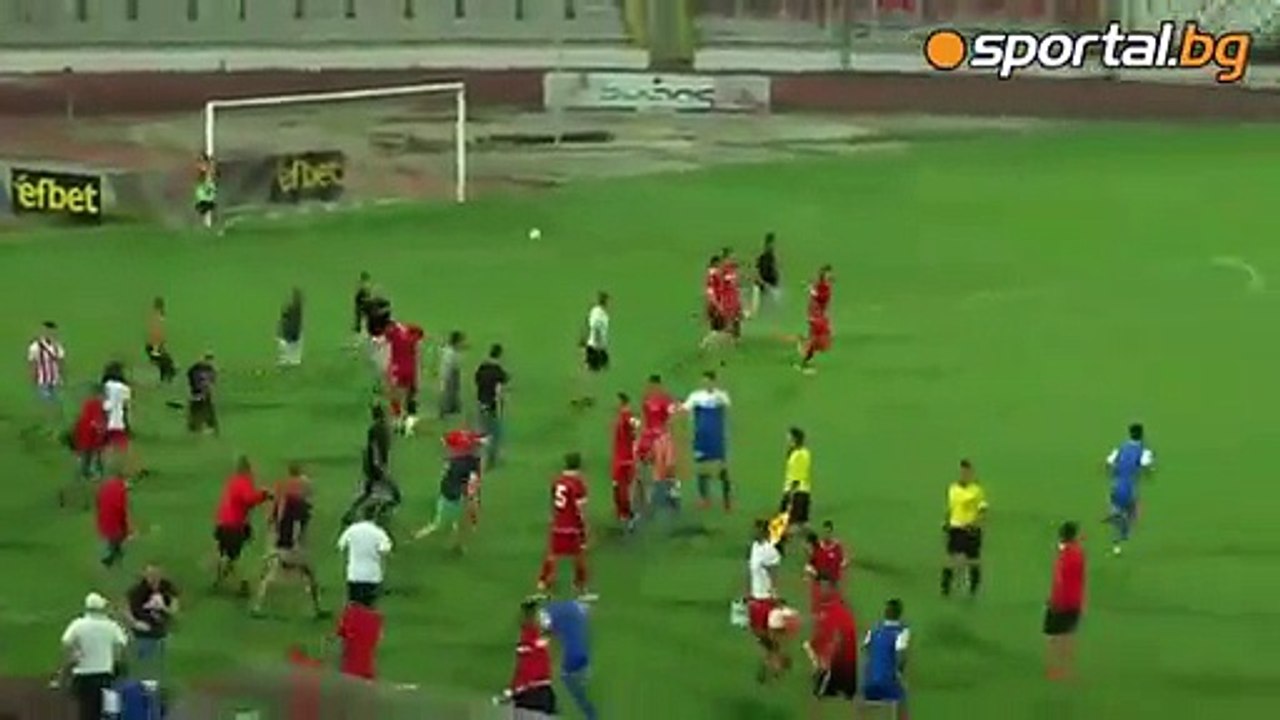 Sofia fans attack Ashdod players   - latest football news videos