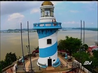 Ecuador desde el aire: El faro del cerro Santa Ana