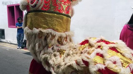 CNY Lion Dance Prank: Singapore Running Crowd! By Ministry of Funny