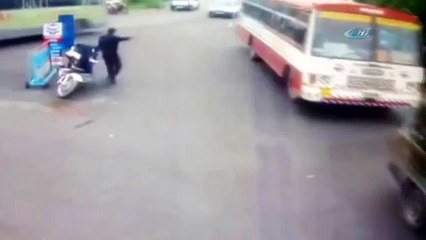 Alkollü sürücü eze eze kaçtı