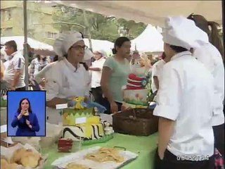 下载视频: Feria culinaria presentó platos típicos de 15 países