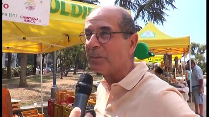 Napoli - I mercatini della Coldiretti in piazza Mercadante (25.07.15)