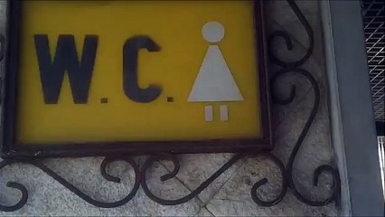 Aversa (CE) - Cimitero, servizi igienici senza acqua né luce (25.07.15)