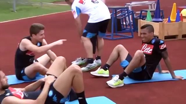 Napoli - Allan si presenta ai tifosi. Si complica l'affare Astori (24.07.15)