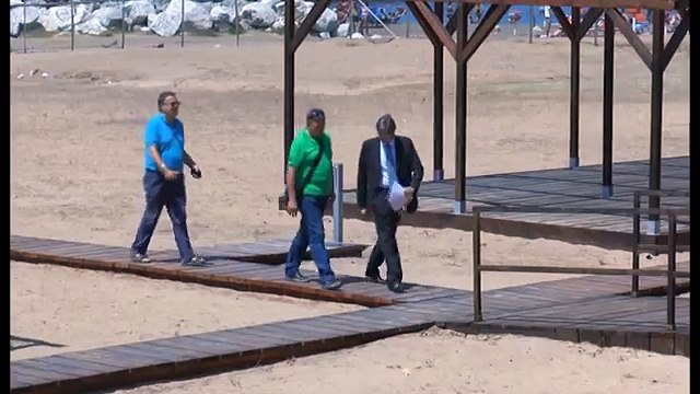 Napoli - Riqualificata la casina sulla spiaggia di Bagnoli (03.07.15)