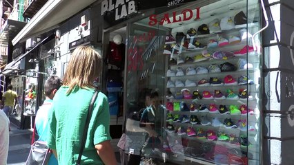 Napoli - Saldi estivi, la partenza non è delle migliori (02.07.15)