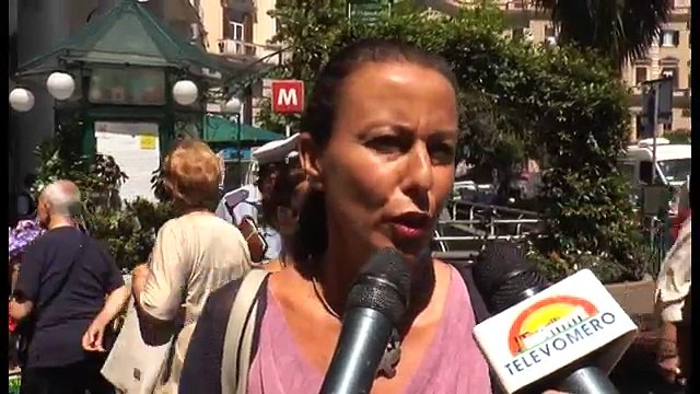 Napoli - Spazzacammino , senza fissa dimora impegnati nello spazzamento (29.06.15)