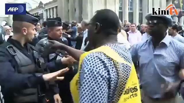 Protes bantah Uber di Perancis bertukar ganas