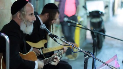 Aryeh and Gil Gat The Amazing Rabbis Singing live in jerusalem Pink Floyd - Wish You Were Here