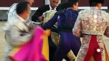 Imágenes fuertes: Joven torero sufrió cornada en España