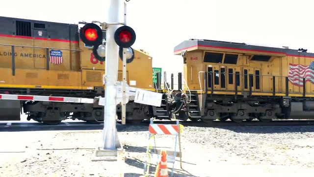 Union Pacific 8146 Manifest Northbound, Florin Road Railroad Crossing