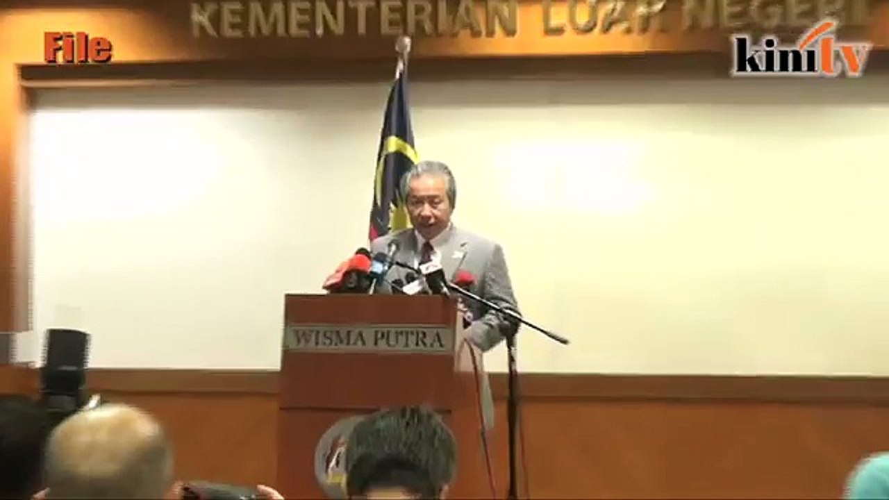 Anifah attacks Mahathir for 'smearing M'sia'