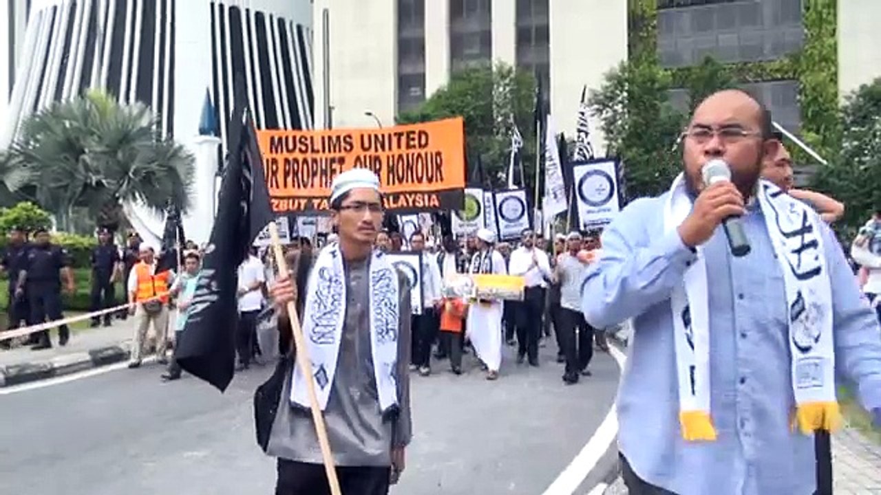 Fact Sheet - 18 June: Grill me on stage, Mahathir dares Najib